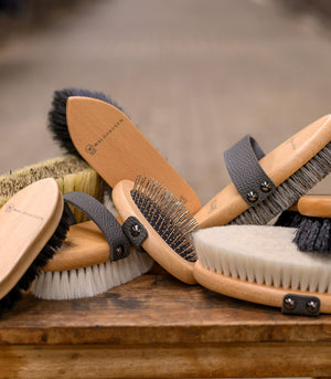 Exclusive Line Grooming Brush