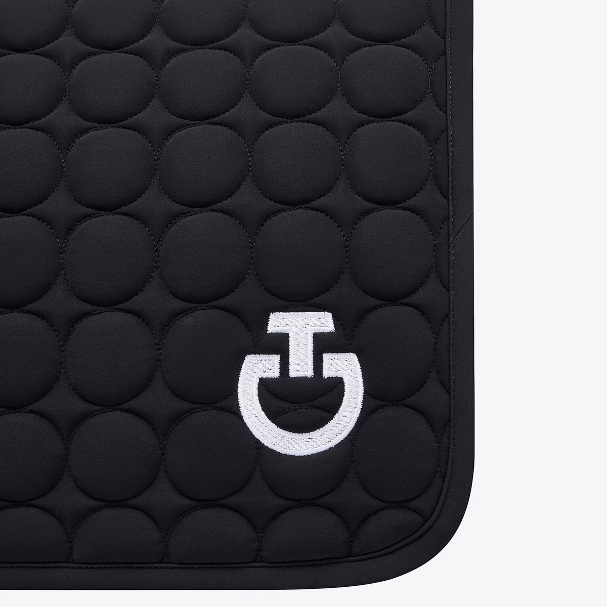 Jumping Saddle Pad In Circle Quilting