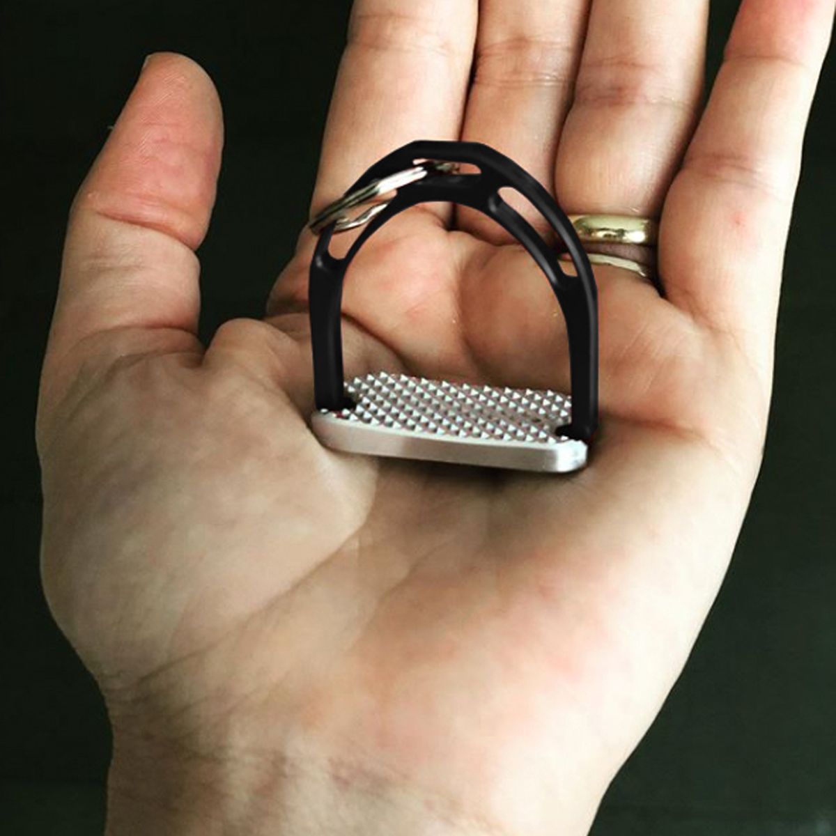 JIN Stirrup Key Chain Black